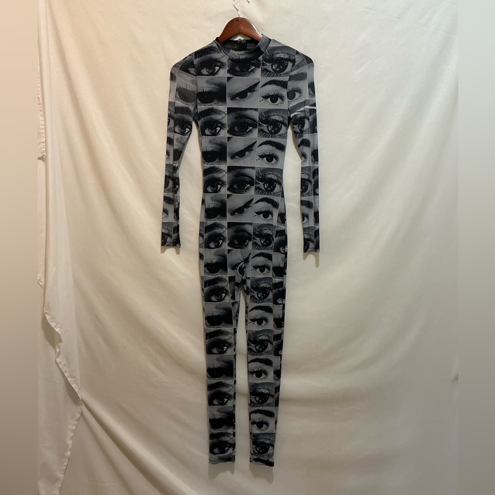 NWT - Fashion Nova Unique Black & White Light weight Sheer Body Suit Size S. - Picture 2 of 12